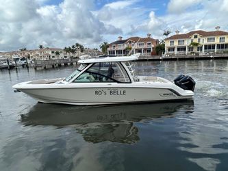 32' Boston Whaler 2020 Yacht For Sale